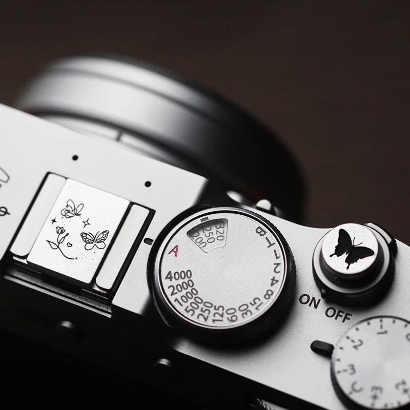 Fujifilm Camera X100Vi - Set Copri-Slot per Flash e Pulsante