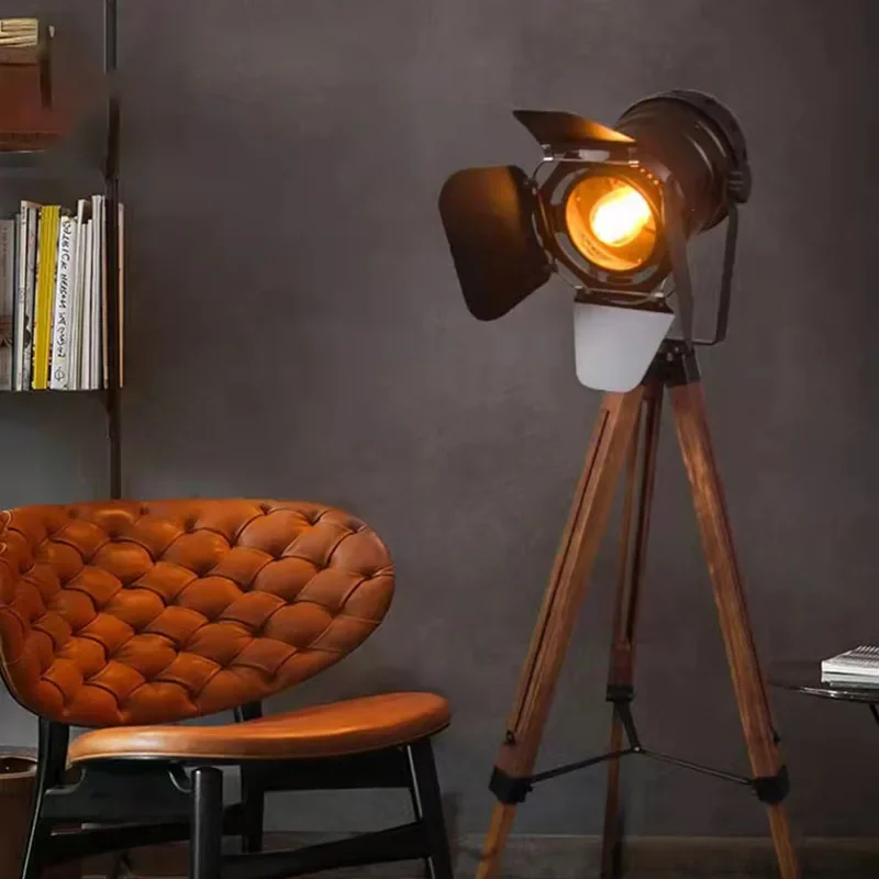 2025 Lampade da terra in legno - Photography Of The Year 2025 recensione e prezzo